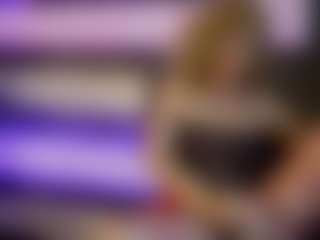 Live cam show with foxxy-milf - Blue Eyes on SxyPornLive
