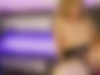 Live cam show with foxxy-milf - Blue Eyes on Free Soda