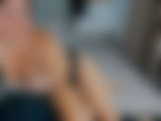 Live cam show with Juliamillss - Green Eyes on live18s.com