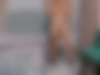 Live cam show with Juliamillss - Green Eyes on friskycurves.com