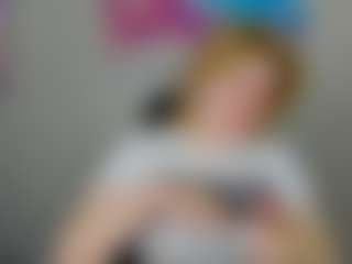 Live cam show with Michele - Blonde Hair on 1on1-livenow