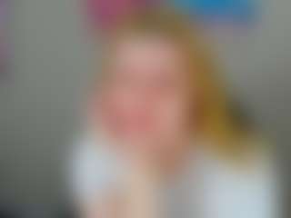 Live cam show with Michele - Blonde Hair on fuklive.com