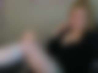 Live cam show with Michele - Big Tits on xDating