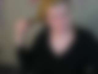 Live cam show with Michele - Lesbian on livesuperchat.net