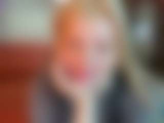 Live cam show with Michele - Green Eyes on realtime-chat