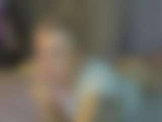 Live cam show with Michele - Blonde Hair Curvy on livesuperchat.net