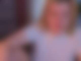 Live cam show with Michele - Lesbian on SinfulBabes