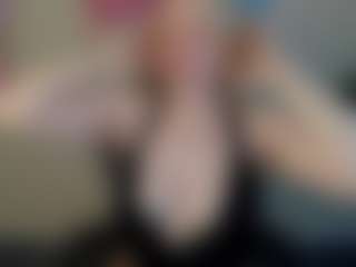 Live cam show with Michele - Dildo on UwU Esports