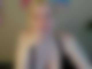 Live cam show with Michele - Dildo Or Vibrator on live18s.com