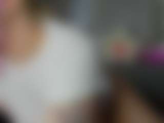 Live cam show with Michele - Blonde Hair on madthumbs