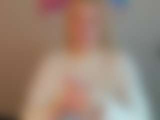 Live cam show with Michele - Blonde Hair on CamClone