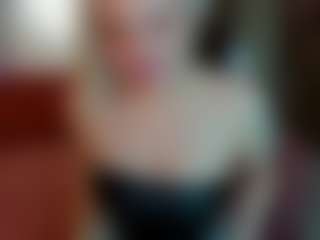 Live cam show with Michele - Lush Blonde Hair on Gym Cam Girls