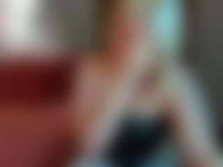 Live cam show with Michele - Foot Fetish Blonde Hair on Mixed Magazine Live