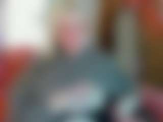 Live cam show with Michele - Teen (18+) on CamClone
