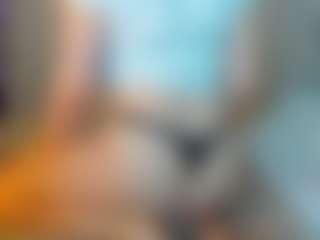 Live cam show with Michele - Blonde Hair on madthumbs