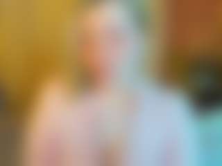 Live cam show with Michele - Green Eyes on Strip Flash - Live Sex Shows