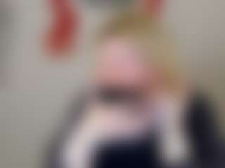 Live cam show with Michele - Blonde Hair on https://playwithruby.com