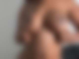 Yourhighnesstee's Live Sex Cam Show