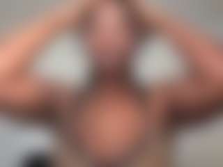 Live cam show with Yourhighnesstee - Ass Bouncing on crypto-cams
