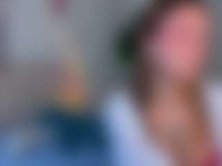 Live cam show with EvaColins - Skinny on sexylive.show