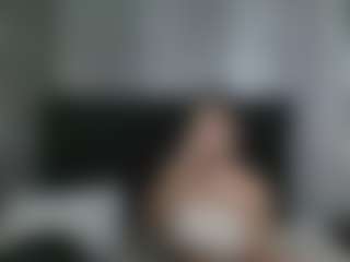 Alicee-Moonn's Live Sex Cam Show