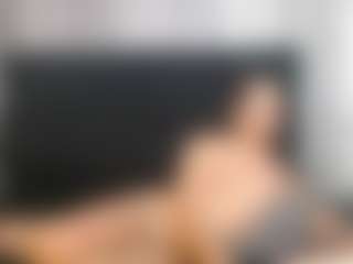 Spettacolo in cam dal vivo con Alicee-Moonn - Tease su Camsoda