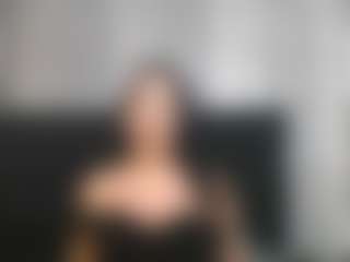 Live cam show with Alicee-Moonn - Black Hair on CamClone