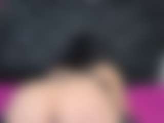 Live cam show with Alicee-Moonn - Flat Chested on Camsoda