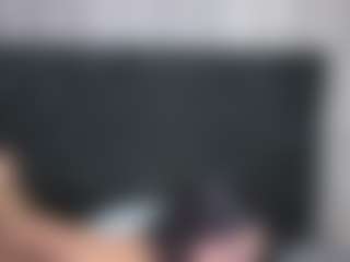Live cam show with Alicee-Moonn - Orgasm on Camsoda