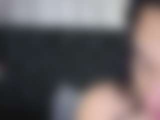 Live cam show with Alicee-Moonn - HD on Camsoda