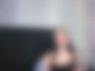 Live cam show with Alicee-Moonn - Black Hair on Camsoda