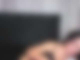 Live cam show with Alicee-Moonn - HD on Camsoda