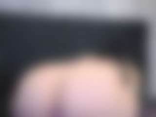 Live cam show with Alicee-Moonn - Flat Chested on Camsoda