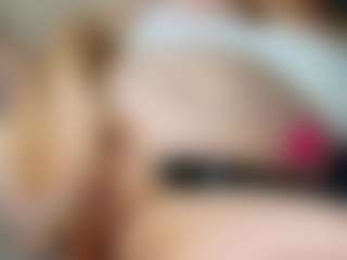 Live cam show with AmeliaCharm - Lovely on SmokeAndPoke