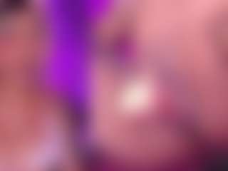 Live cam show with GinaKurt - Black Petite on SxyPornLive