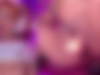 Live cam show with GinaKurt - Average on SxyPornLive