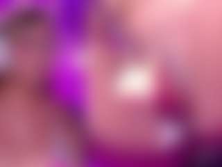 Live cam show with GinaKurt - Average on Camsoda