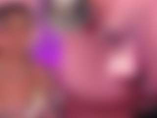 Live cam show with GinaKurt - Average on Camsoda