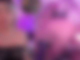 Live cam show with GinaKurt - Flashing on Camsoda