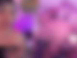 Live cam show with GinaKurt - Petite on TeamSkeetLive