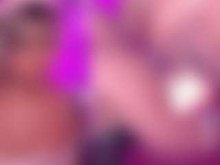 Live cam show with GinaKurt - Deepthroat on Camsoda