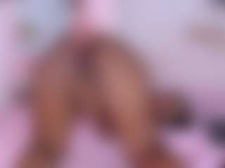 Live cam show with monicalinda - Eating Pussy on liverealitysex.com