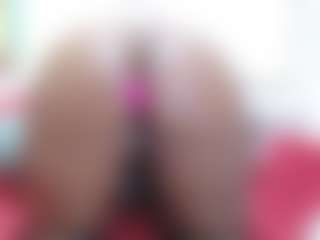 Live cam show with NaughtyMilfxox - Upskirt on liverealitysex.com