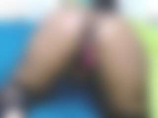 NaughtyMilfxox's Live Sex Cam Show