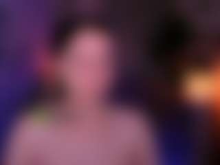 Live cam show with riley-sanders - Brown Hair on chickslive.net