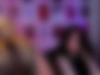 Live cam show with riley-sanders - Bedroom on Free Soda