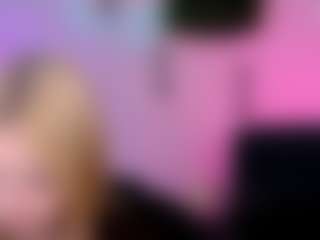 Live cam show with riley-sanders - Brown Hair on Camsoda