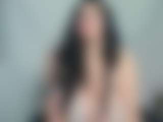 Live cam show with Vaela Vixen - Submissive on Camsoda
