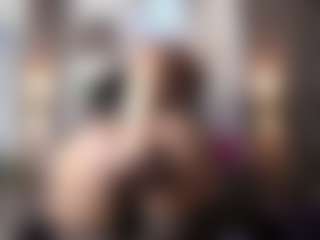 Alice MILF webcam performer live streaming