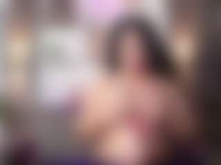 Alice MILF webcam performer live streaming